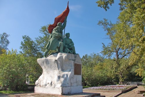 Монумент Борцам революции в Иркутске демонтируют для реконструкции
